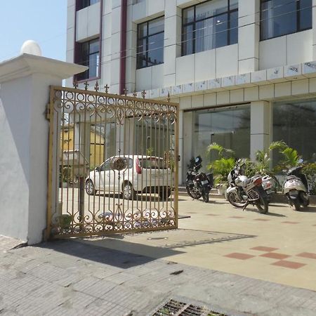 Hotel Satyartha Kāthgodām Exterior foto