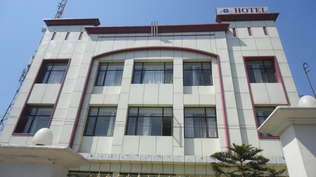 Hotel Satyartha Kāthgodām Exterior foto